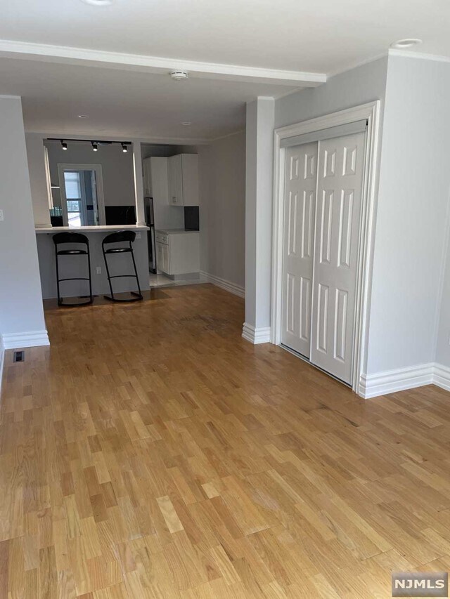 Foto del edificio - 525 Ridgewood Blvd E