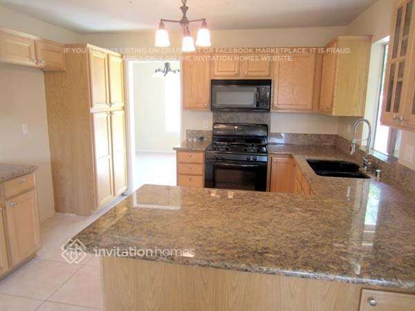 Foto del edificio - 16341 Windcrest Dr