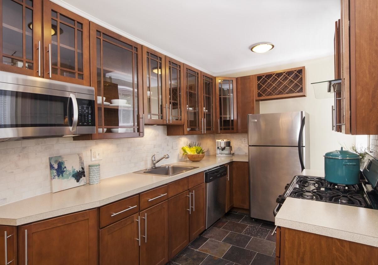 Foto principal - 6600 Lincoln Dr