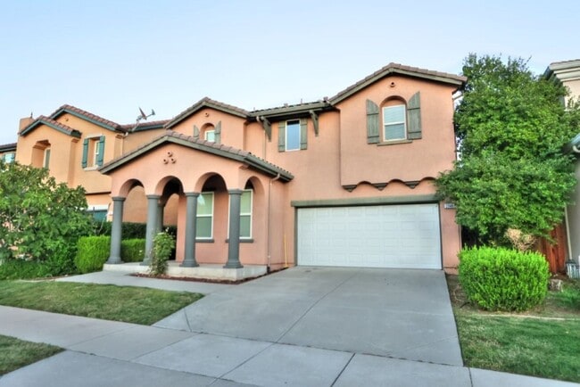 Foto del edificio - Beautiful 4 Bed 3 full bath Natomas Home!!