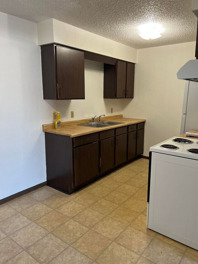 Building Photo - 1229 Ravenwood