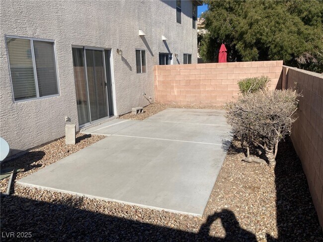 Foto del edificio - 800 Spotted Eagle St