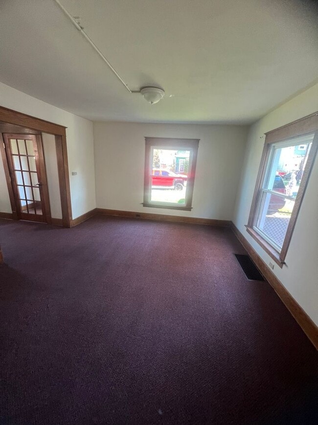 Foto del edificio - Large West Side 4 Bedroom House