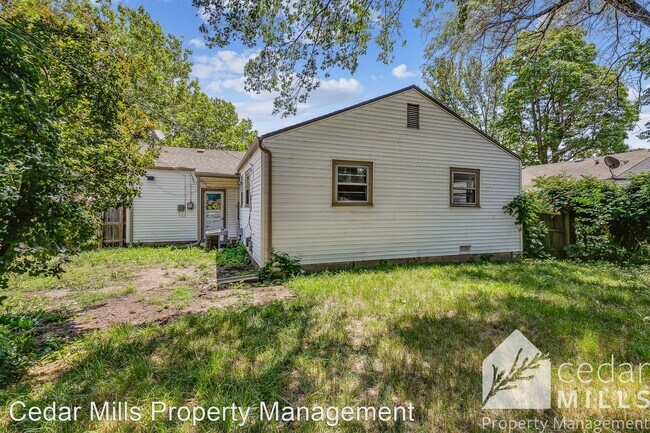 Building Photo - 3 br, 1 bath House - 3157 S Elizabeth