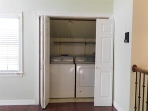 Building Photo - 10007 Sagecanyon Dr
