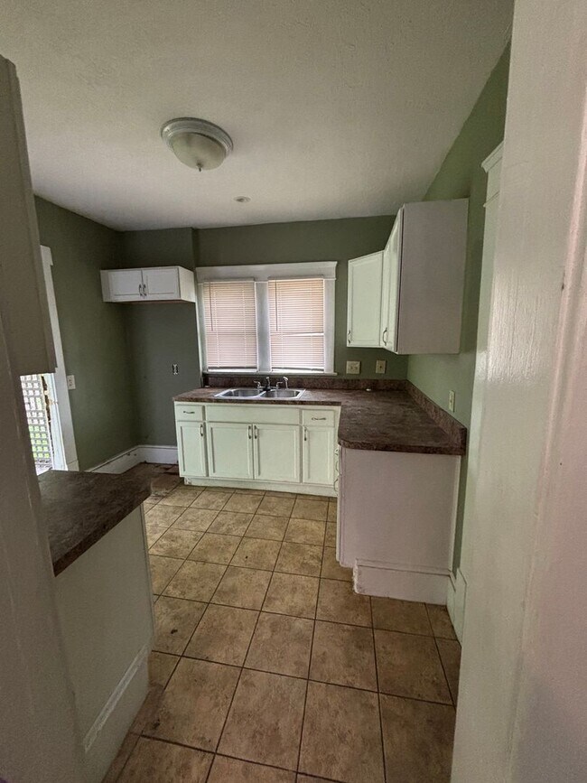 Foto del edificio - Section 8 Accepted! Spacious Newly Renovat...