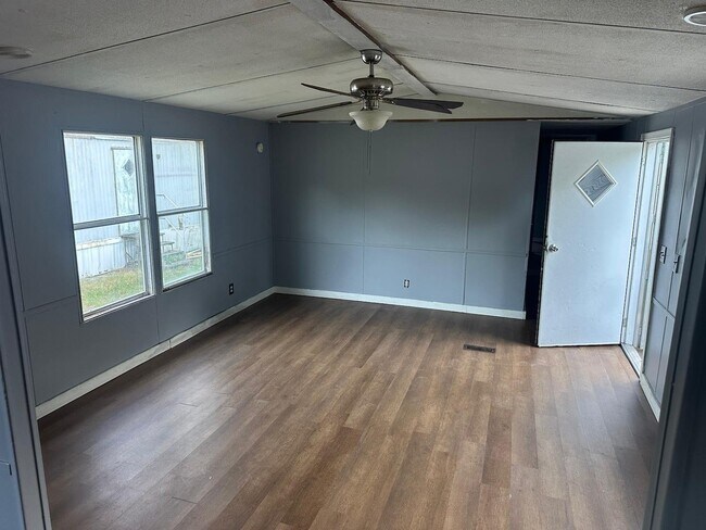 Foto del edificio - 2635 E Palmetto St
