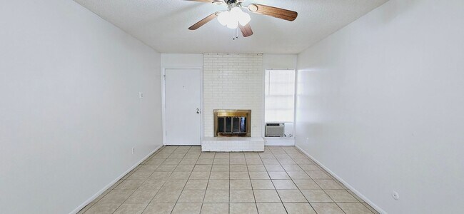 Foto del edificio - Cozy 2 bedroom, 1 bath apartment in West E...