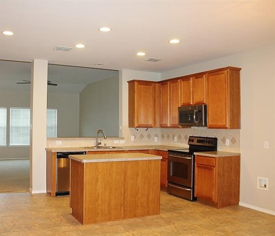 Building Photo - 3204 Fluvia