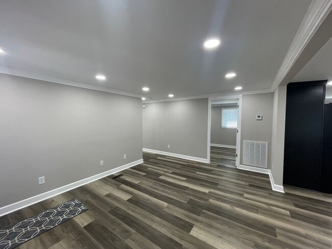 Building Photo - Newly Completely Renovated 3/2 in Quiet Area!