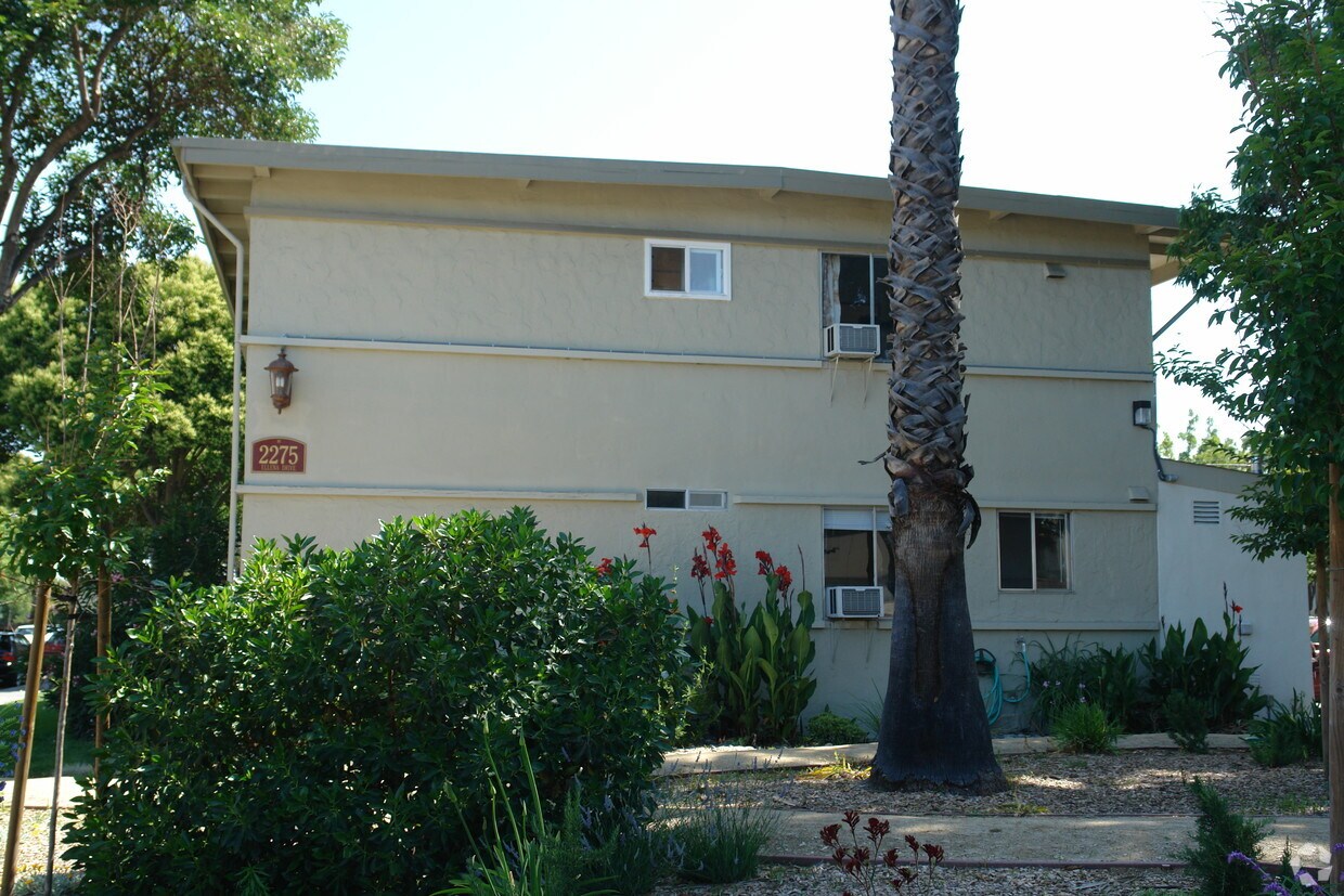Foto del edificio - 2275 Ellena Dr