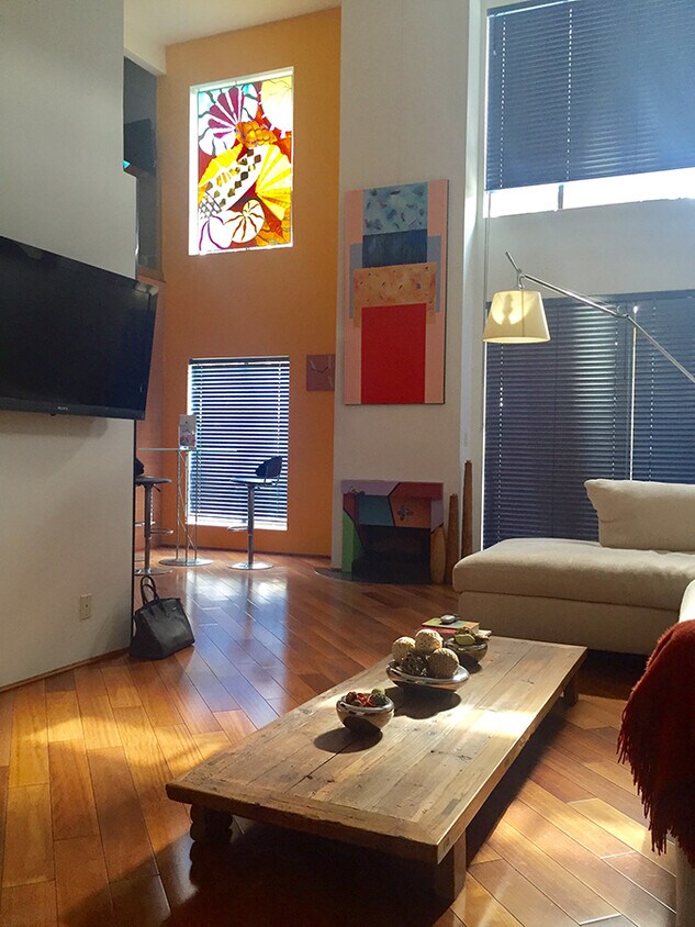 Primary Photo - 1730 Camino Palmero St