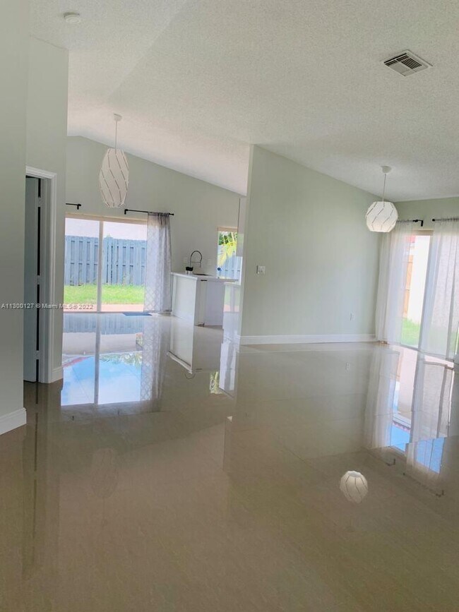 Foto del edificio - 14315 SW 177th Ter