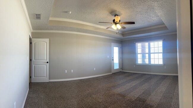 Building Photo - 2216 Amanda Ln