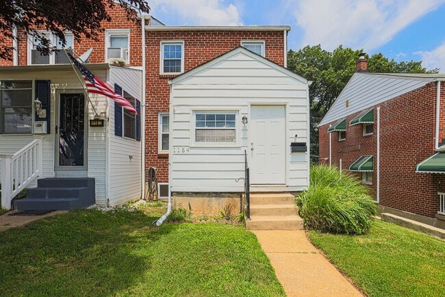 Building Photo - 1154 Elm Rd