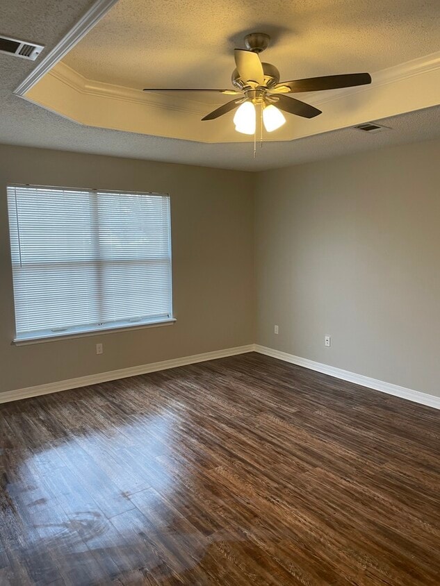 Foto principal - 15 McArthur Dr