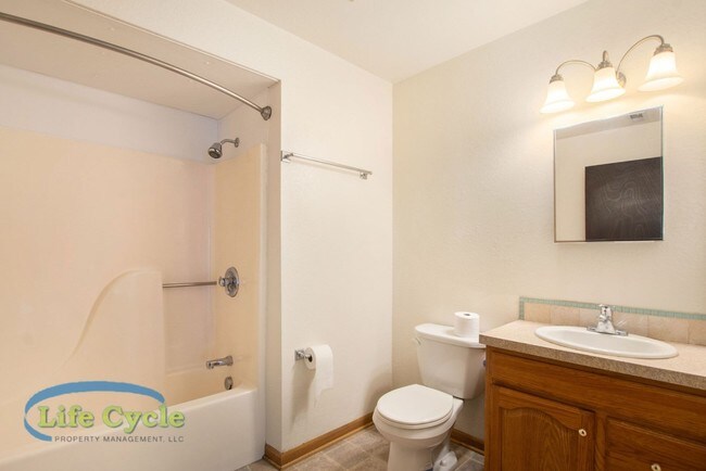 Foto del edificio - 804 Carrier Creek Blvd NE