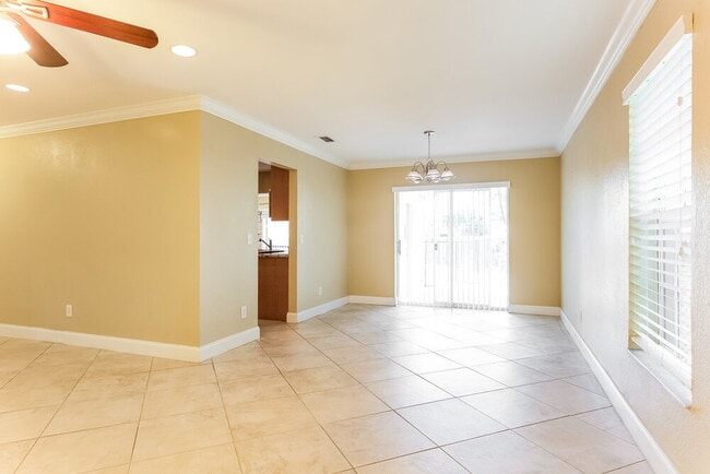 Foto del edificio - 8280 NW 14th St