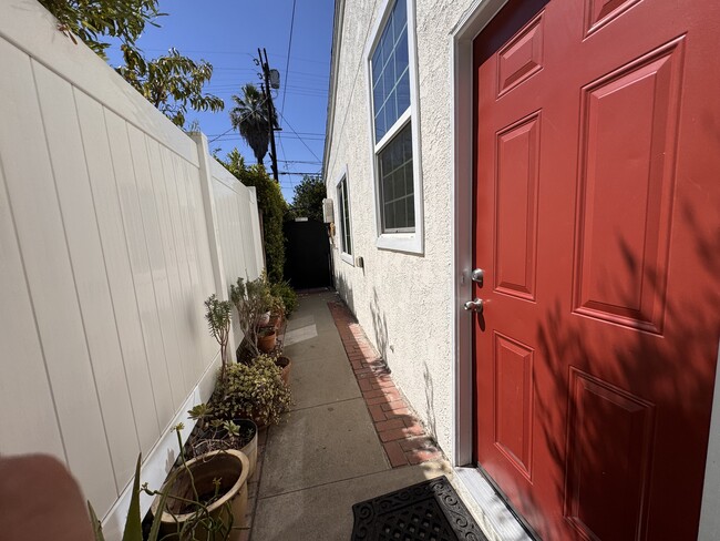 Building Photo - 6908 Cedros Ave