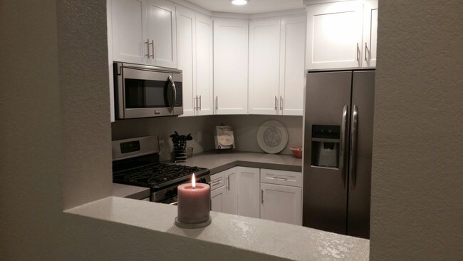 Foto principal - 2601 S Broadmoor Dr