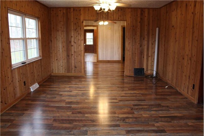 Building Photo - 1816 County Rd 26