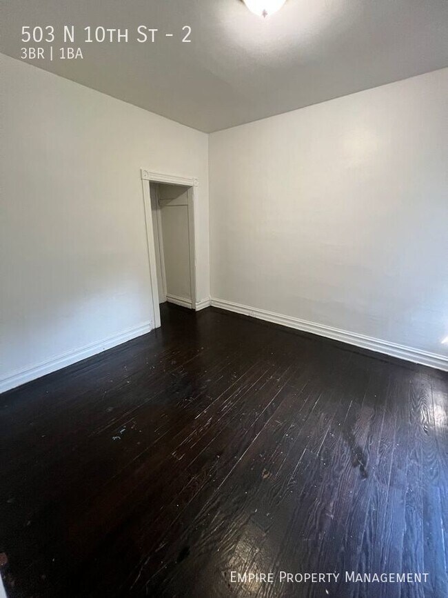 Foto del edificio - Available Now- 3 Bedroom/1 bath Apartment ...