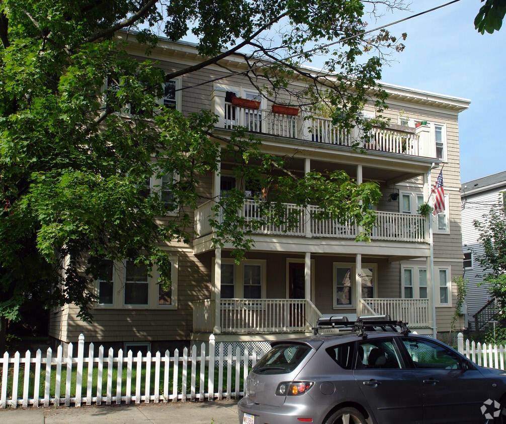 Building Photo - 65 Rossmore Rd