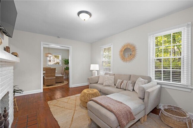 Foto del edificio - 557 Glenwood Pl SE
