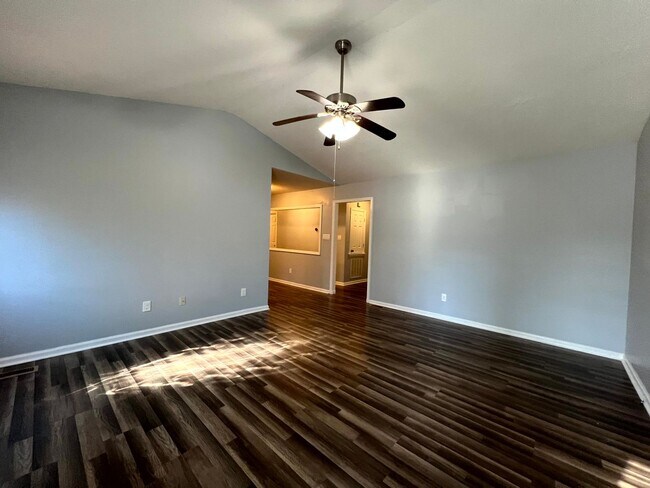 Foto del edificio - 6357 Rhemish Dr