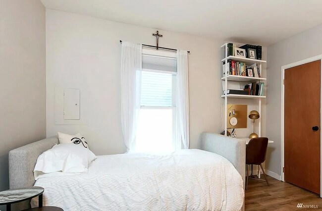 Foto del edificio - 2606 E Madison St