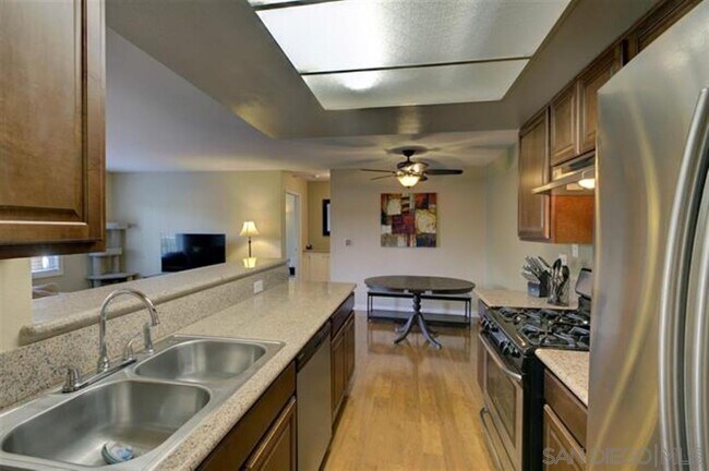 Foto del edificio - 552 Canyon Dr