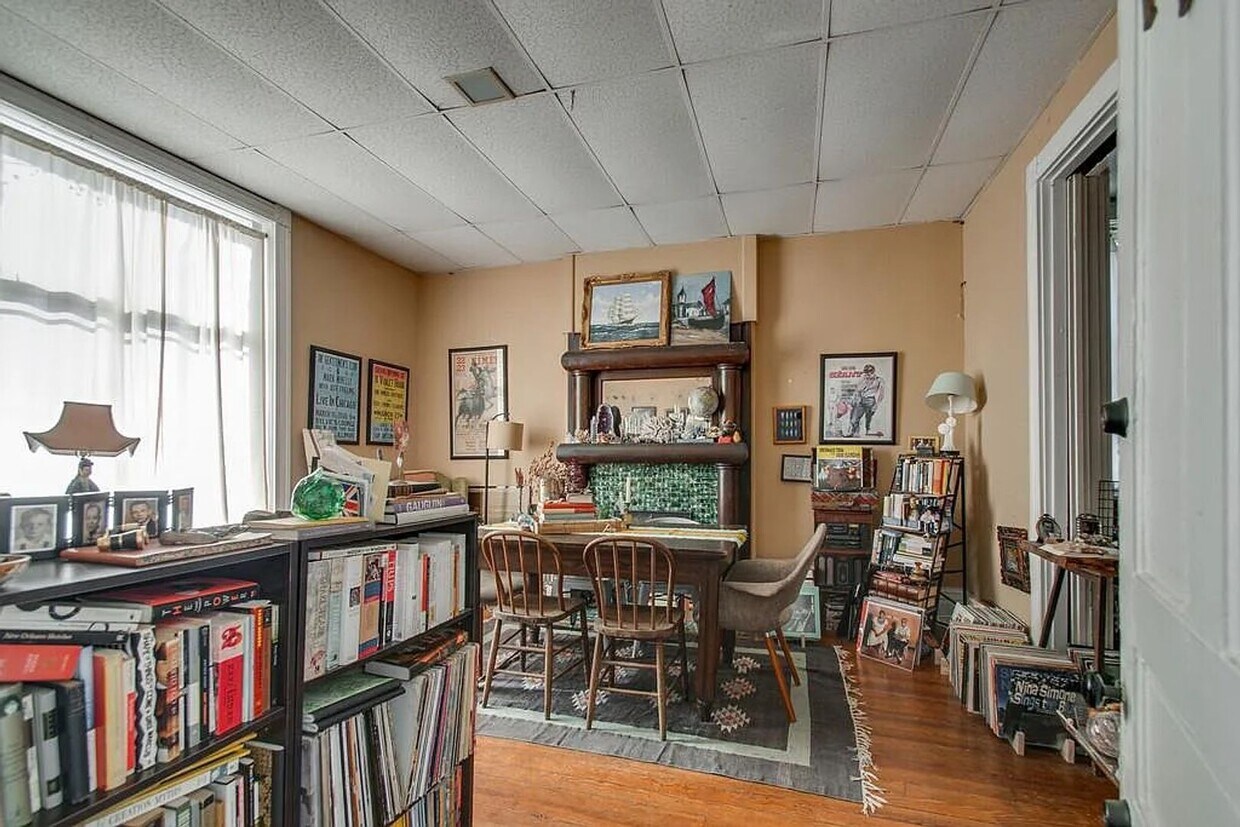 Foto principal - Charming 1 Bedroom/ 1 Bath Apartment walka...