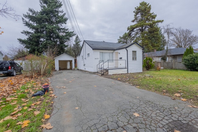 Building Photo - 46153 Cleveland Ave