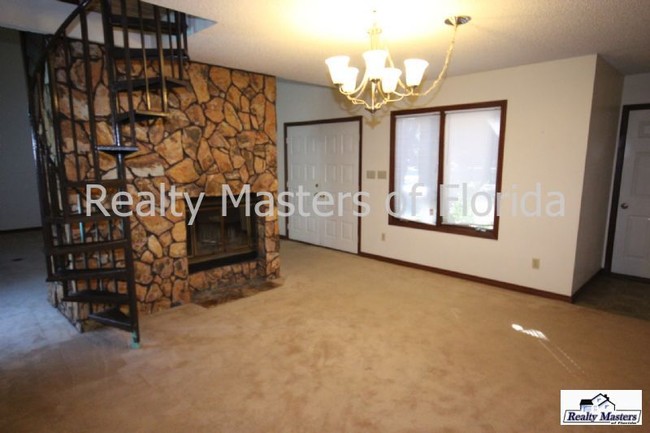 Building Photo - 6100 Saufley Pines Rd