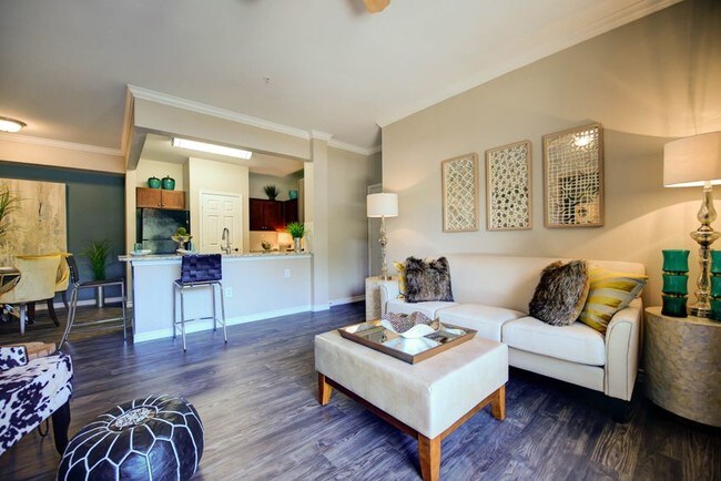 Building Photo - Crazy-cool 1 Bed Apartment