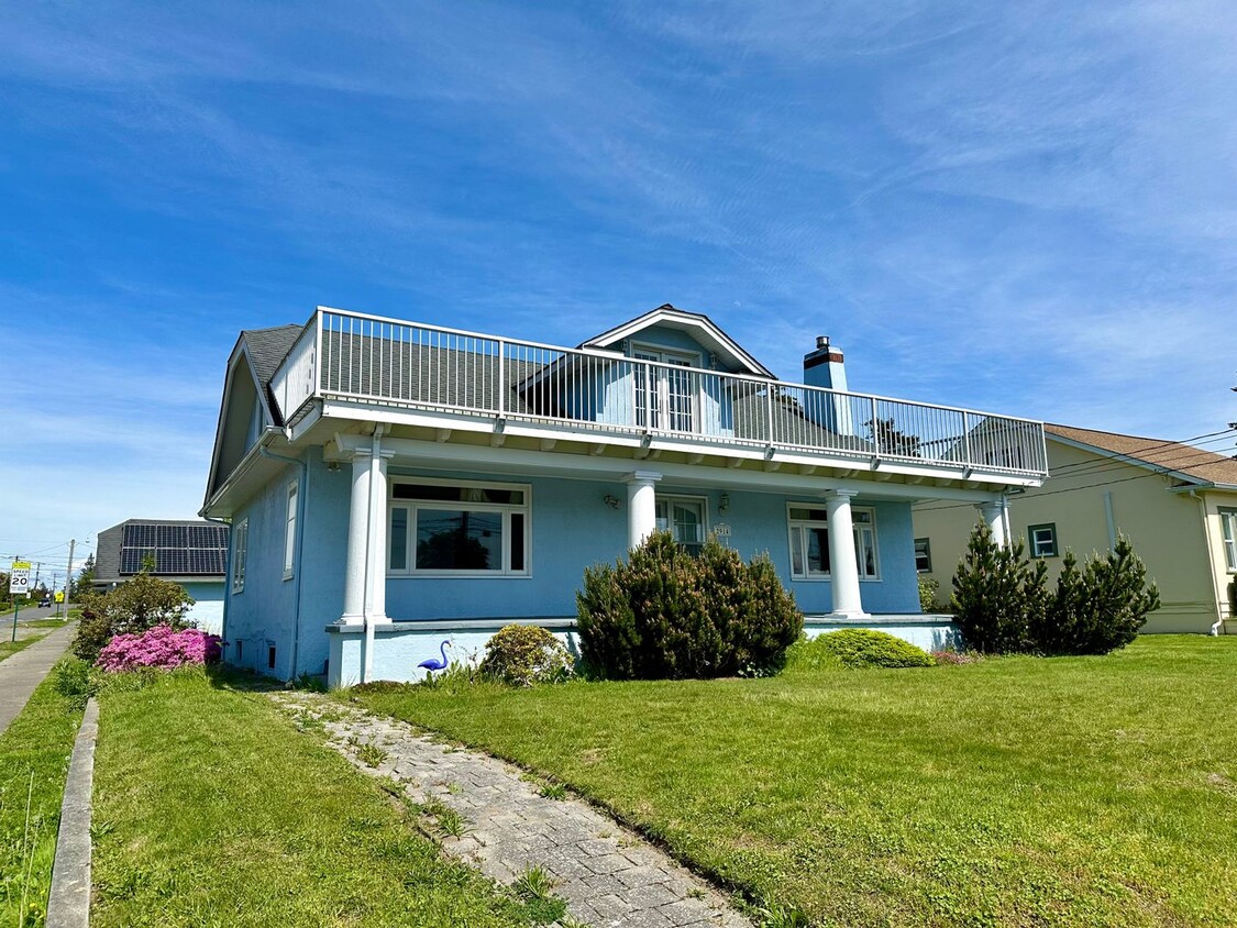 Primary Photo - Ready Now! 2914 Cornwall Ave.