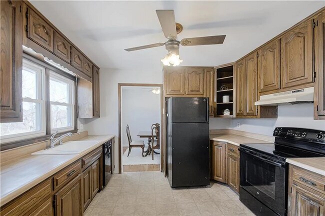 Foto del edificio - COMING SOON! 3 Bedrooms 2 Bathrooms $1,550