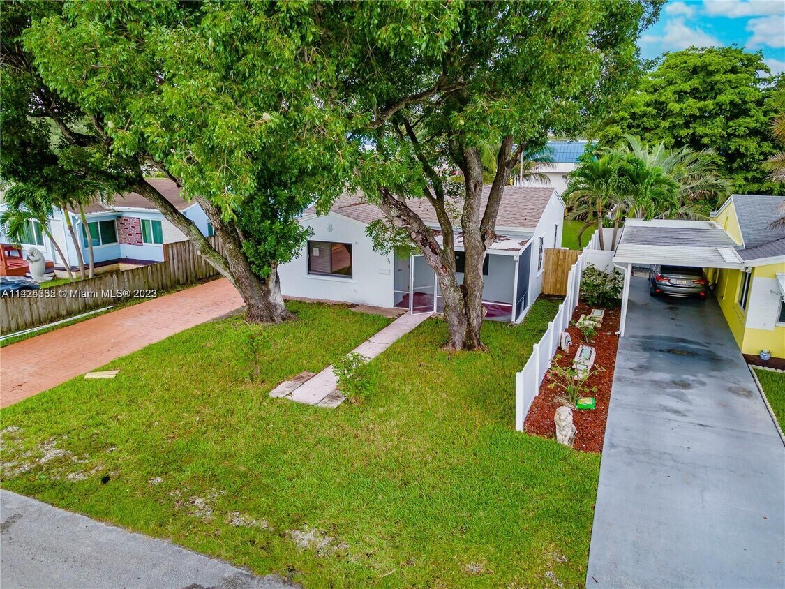 Primary Photo - 2531 Sherman St