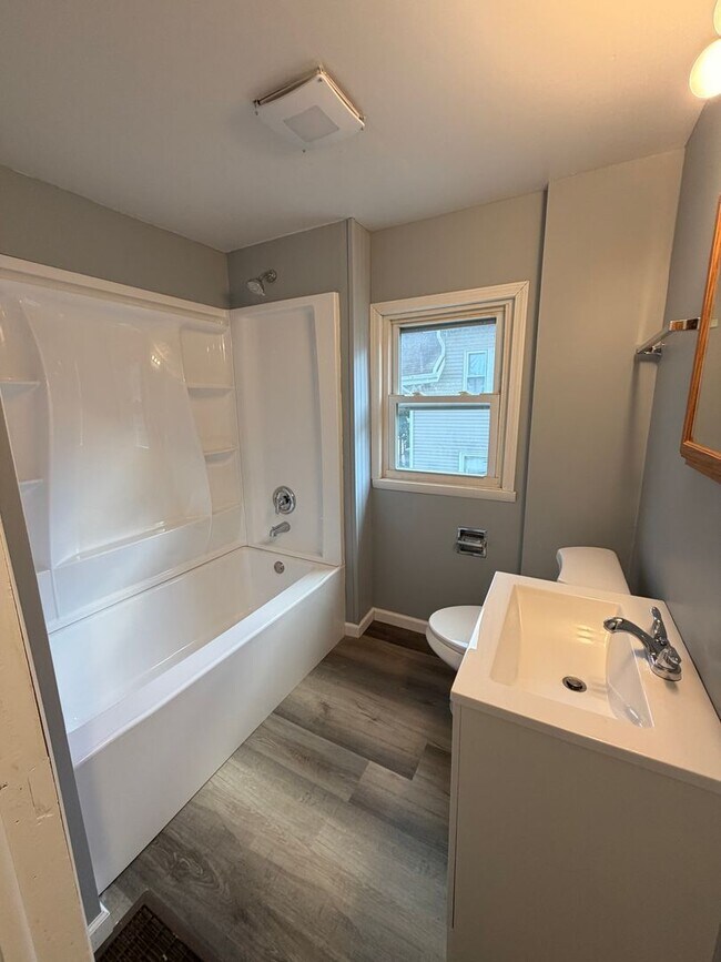 Foto del edificio - Spacious Akron Home – Lease to Purchase or Vouchers Only | Open House Feb 8