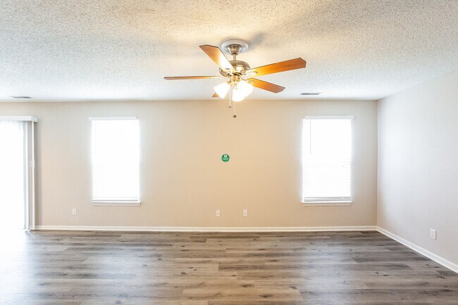 Building Photo - 3261 Blue Ash Ln