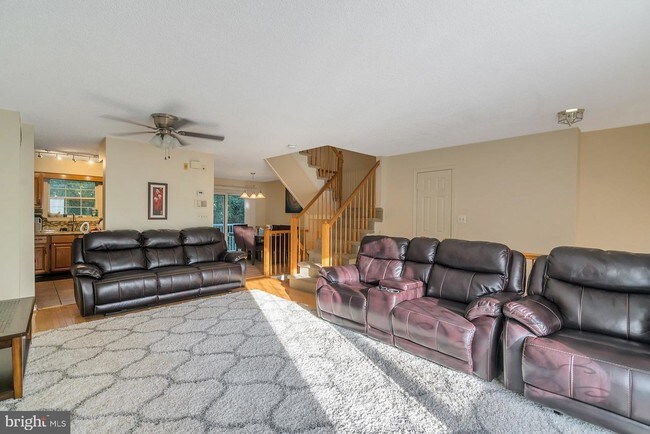 Building Photo - 69 E Shrewsbury Pl