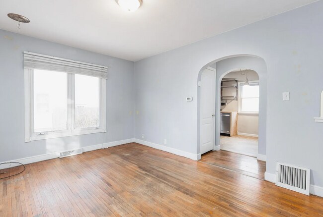 Foto del edificio - 1811 Forest Ave