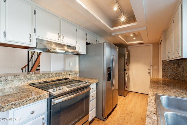 Building Photo - 8825 S 48th St