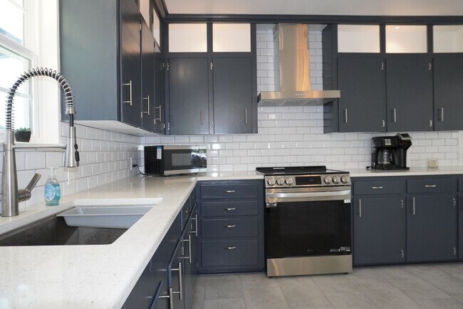 Foto del edificio - 6751 Green Valley Rd