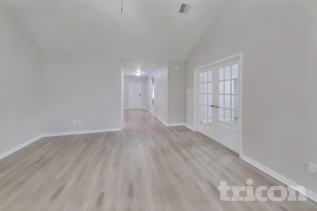 Foto del edificio - 308 Crooked Pine Court