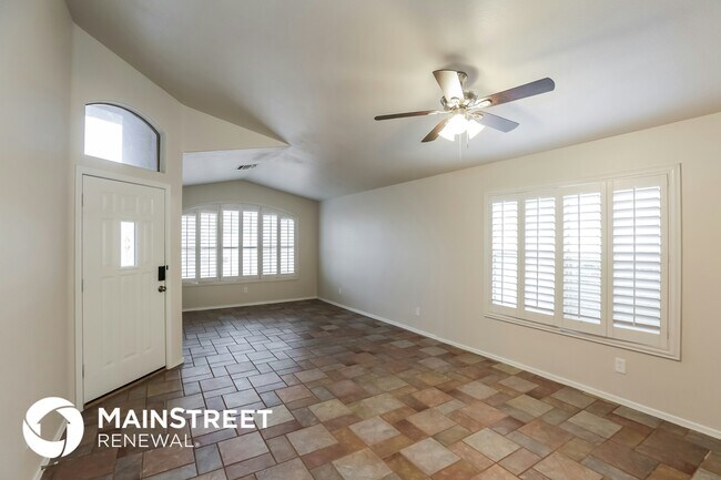 Foto del edificio - 1913 N 128th Ave