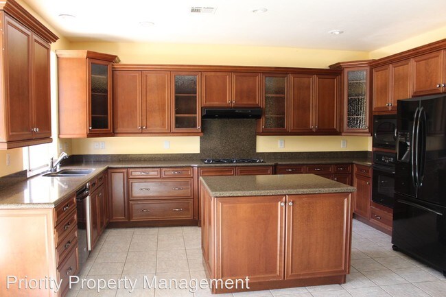 Building Photo - 5521 Rose Thicket St