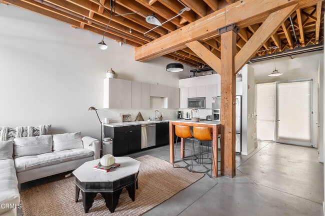 Building Photo - 527 Molino St