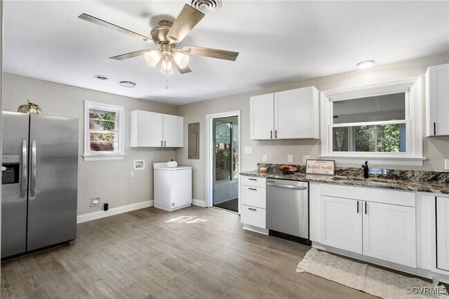 Foto del edificio - 3420 Pump Rd