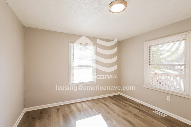 Foto del edificio - 3733 N Gladstone Ave